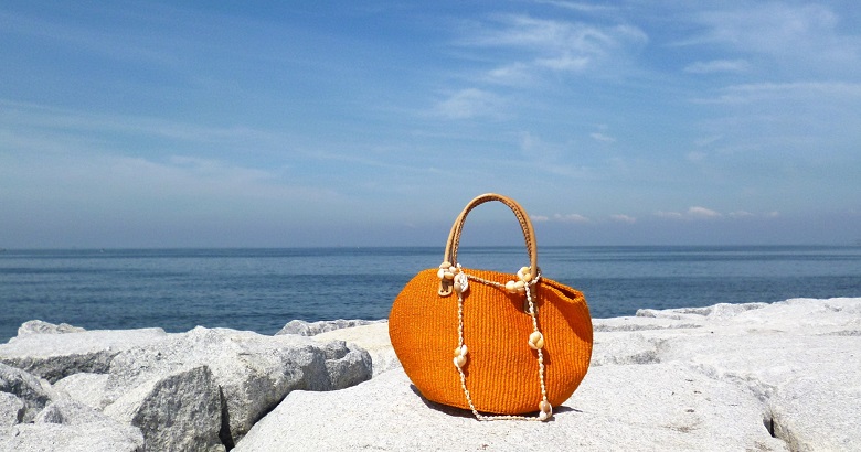 ファッションアイテムの発送時に良い印象を与えられる梱包方法