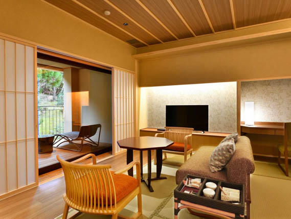 京　YUNOHANA RESORT　翠泉